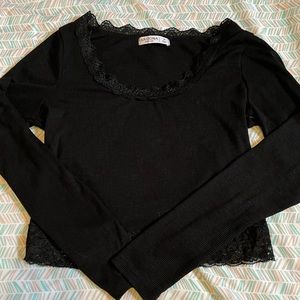 🐥8/$15 NWOT Junior’s Black Arizona Lace Long Sleeve !